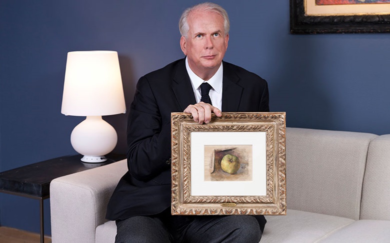 Jonathan Rendell with Pablo Picasso (1881-1973), Pomme, 1914. 5⅜ x 7 in (13.5 x 17.7 cm). Estimate $1,000,000-1,500,000. This lot is offered in The Collection of David and Peggy Rockefeller 19th & 20th Century Art, Evening Sale on 8 May at Christie’s in New York © Succession PicassoDACS, London 2018