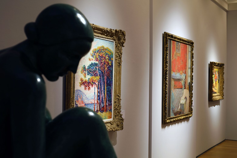 David Rockefeller, Jr. expressed great pride at seeing his parents’ ‘passion for great art and craftsmanship so lovingly displayed and enjoyed by so many visitors to Christie’s offices around the world’. Photograph by Visko Hatfield