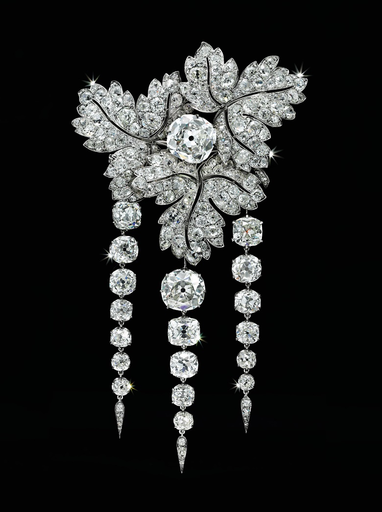 An antique diamond ‘Feuilles de Groseillier’ brooch by Alfred Bapst, circa 1855. Sold for CHF2,285,000 on 11 November 2004 at Christie’s in Geneva. This was bought by Tiffany in 1887 from the sale of the French Crown Jewels