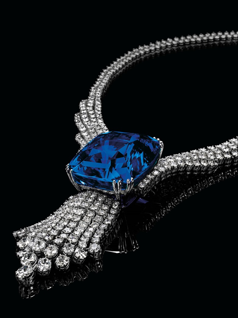 A spectacular sapphire and diamond necklace. Sold for CHF 16,965,000 on 11 November 2014 at Christie’s in Geneva