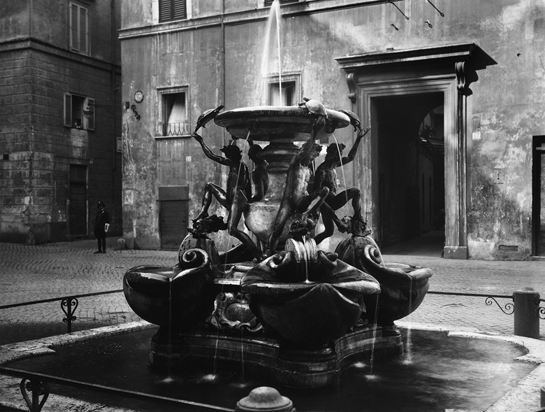 The Fontana delle Tartarughe in Piazza Mattei, Rome, photographed in 1938. Photo © 2006 Alinari  Topfoto