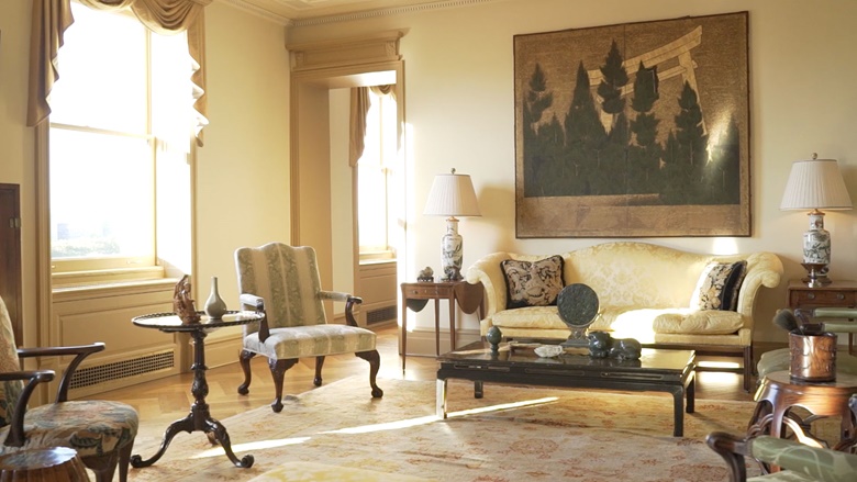 The living room of Florence and Herbert Irving’s 5th Avenue apartment, which looked onto the Metropolitan Museum of Art