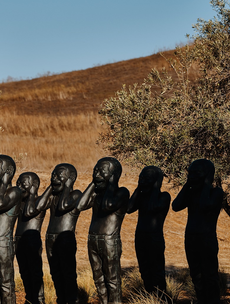 Yue Minjun, Contemporary Terracotta Warriors, 2005 (detail). Artwork © Yue Minjun, courtesy of Pace Gallery
