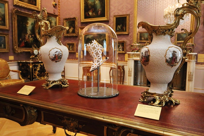 「好奇之心：Manolo Blahnik华勒斯典藏馆展览」现场。© The Wallace Collection