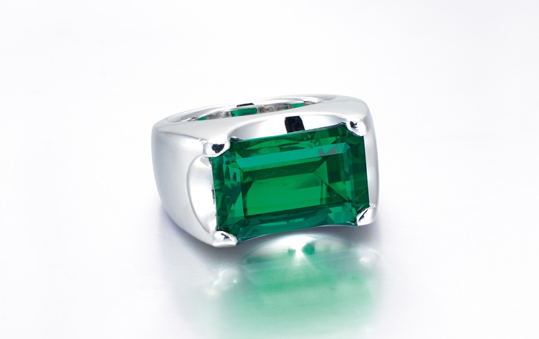 An exceptional emerald ring. Sold for HK$17,560,000 on 1 December 2015 at Christie’s in Hong Kong