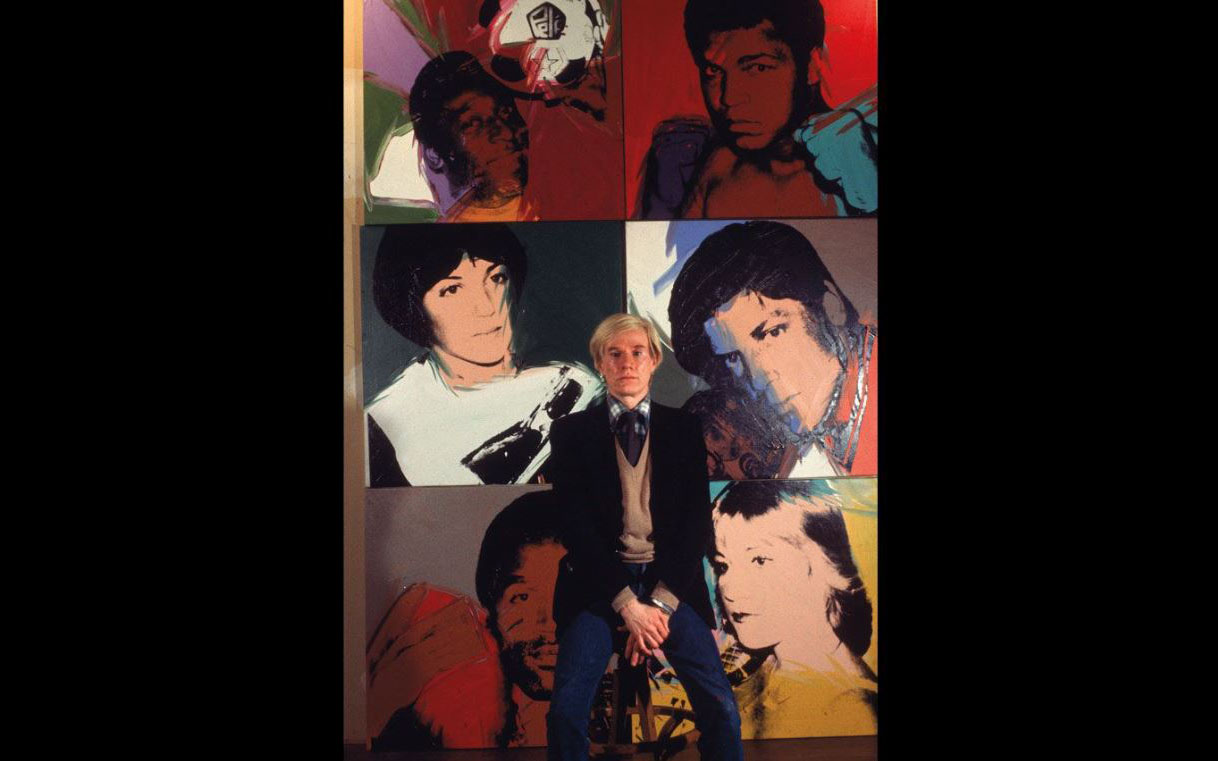 安迪·沃荷，攝於1979年。照片：Bernard Gotfryd  Getty Images. 藝術品：© 2020 The Andy Warhol Foundation for the Visual Arts, Inc.  Licensed by DACS, London