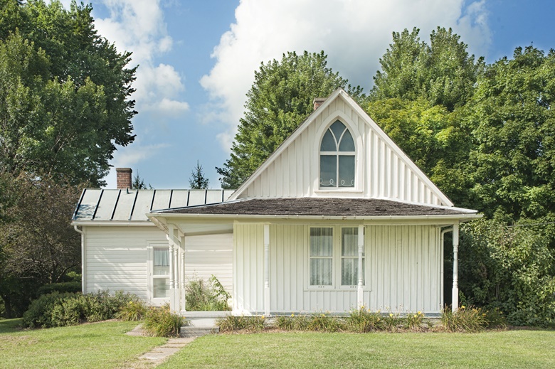 The American Gothic House in Eldon, Iowa. Photo Shutterstock
