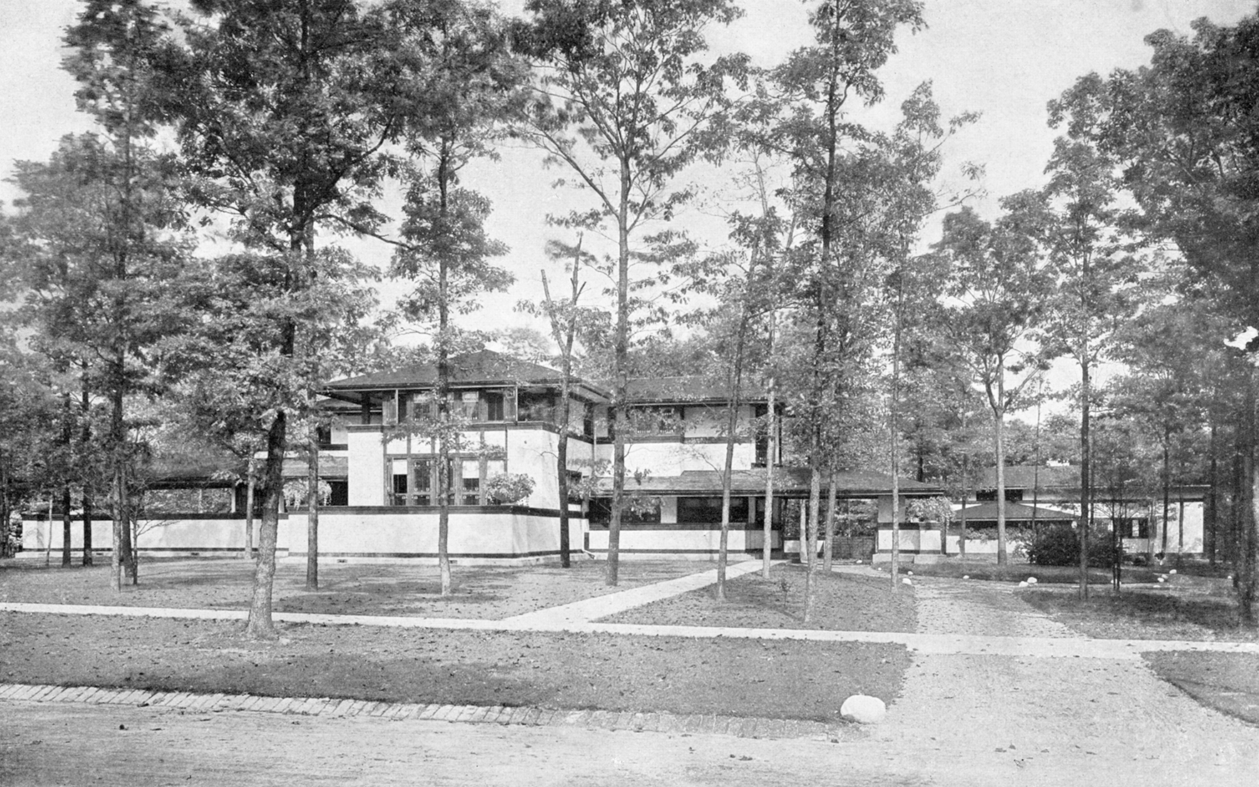 View of the Ward W. Willits House from the southeast, Highland Park, Illinois, circa 1910. Photo Chicago Architectural Photography CompanyFrank Lloyd Wright Preservation TrustGetty Images