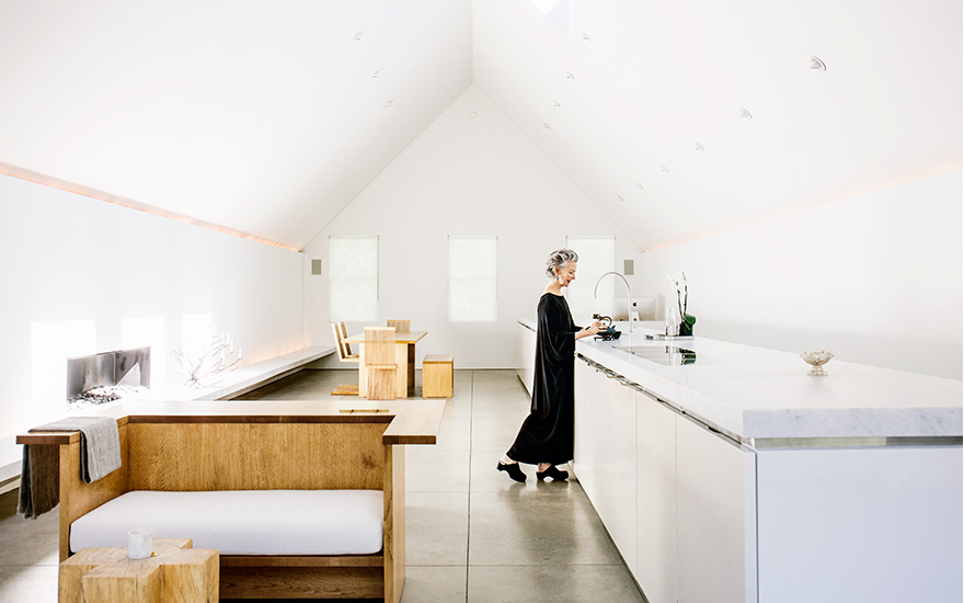 The minimalist: at home with c