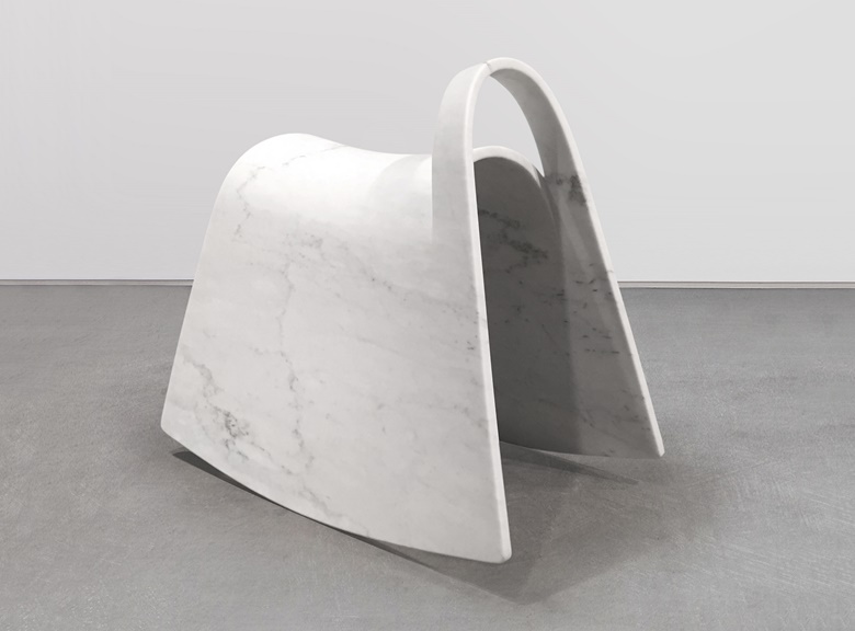 Viktor Udzenija, Little Rocker, 2016, in Bianco Carra