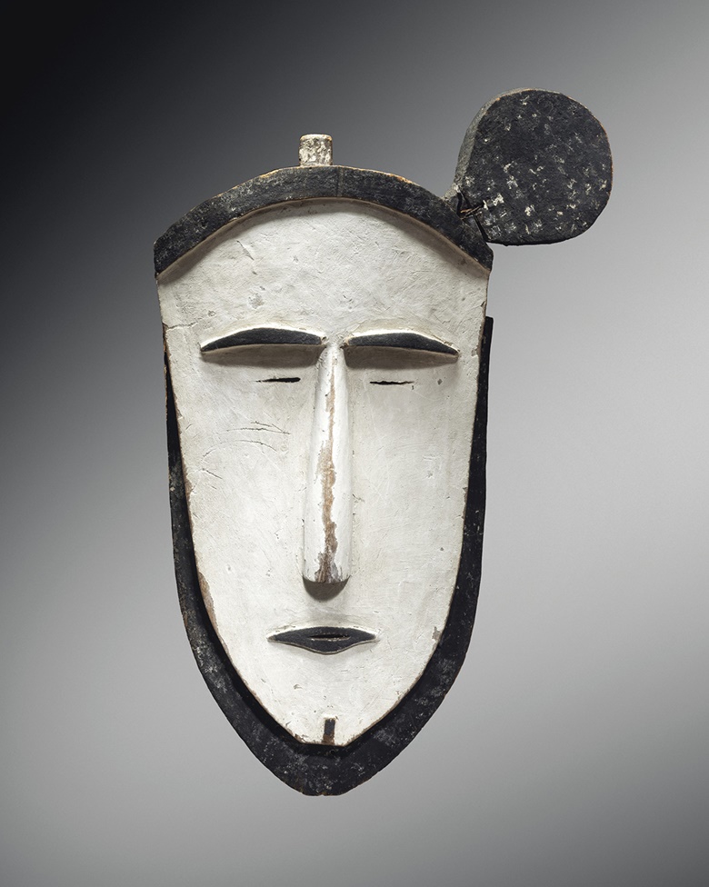 Mortlock Islands mask, Caroline Islands. Height 67 cm (26⅜ in). Estimate €500,000-700,000. Offered in Collection Michel Périnet on 23 June 2021 at Christie’s in Paris