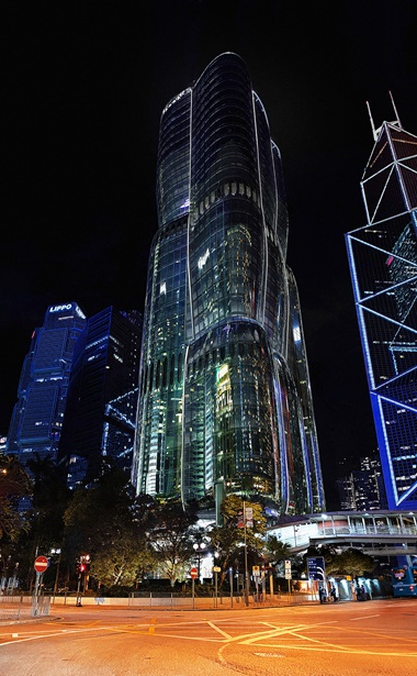 恒基产The Henderson 由「扎哈‧哈迪德建筑事务所」设计
效果图由MIR制作