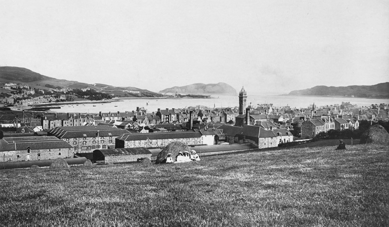 Panoramic view of Campbeltown from Gallow Hill, 1908. Photo Alamy