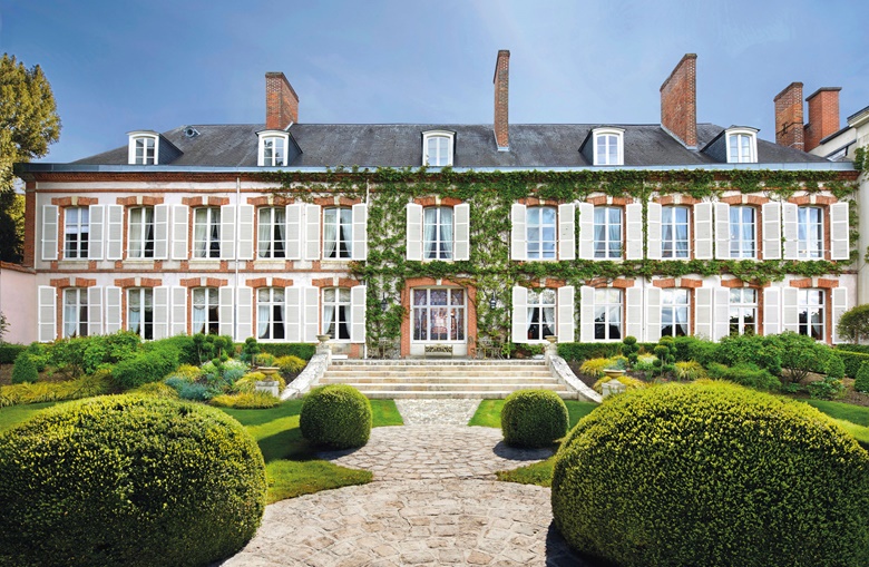 The winning bidder for the 1874 Brut Millésimé will also be able to enjoy a night at Maison Belle Epoque, the Perrier-Jouët family home, with guests