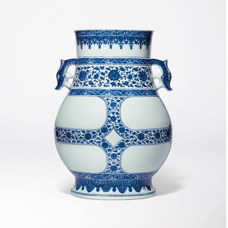A very large and rare blue and white archaistic vase, Hu. Qianlong six-character seal mark in underglaze blue and of the period (1736-1795). 51.4 cm (20¼ in) high. Estimate HK$3,000,000-5,000,000. Offered in Celestial Brilliance - The Wang Xing Lou Collection of Imperial Qing Dynasty Porcelain on 30 May at Christie’s in Hong Kong