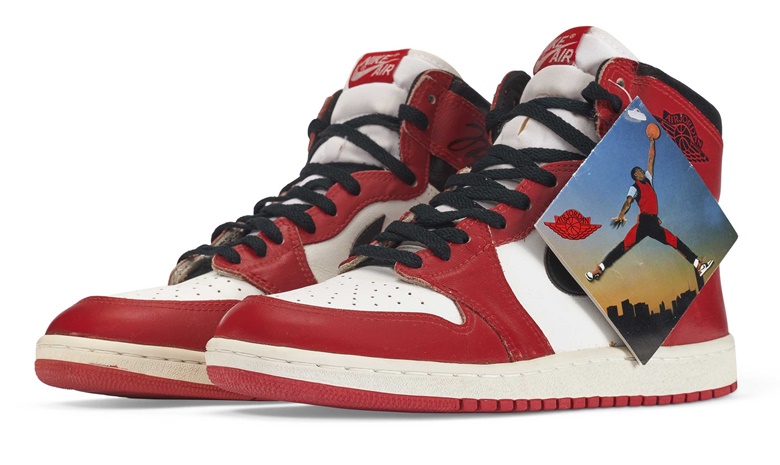 Michael Jordan dual signed original 1985 Air Jordan 1 ‘Chicago’ sneakers. Nike, 1985. Sold for $40,320 in Six Rings — Legacy of the GOAT on 14 June 2022 at Christies online
