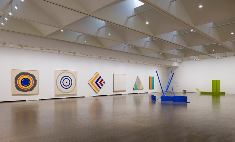 Installation view of Color Fields, featuring works by Kenneth Noland and Anthony Caro from the Collection of Audrey and David Mirvish. Photo Osamu Watanabe