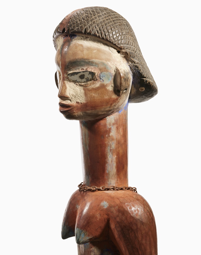 Lumbo reliquary figure, Gabon, date unknown. Height 65.5cm (25 ¾ in). Estimate €120,000-180,000. Offered in Arts dAfrique, dOcéanie et des Amériques on 7 December at Christies in Paris.
