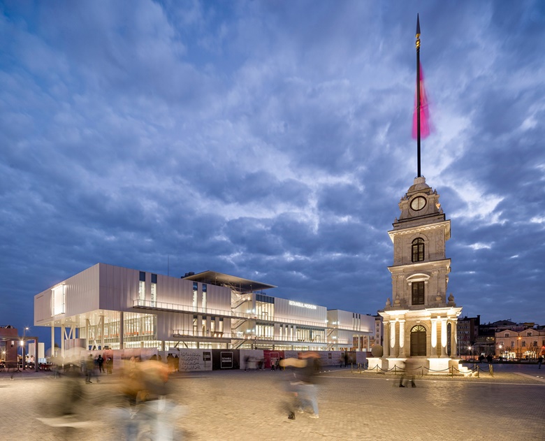 The new Istanbul Modern building in Karaköy, designed by Renzo Piano. Photo Cemal Emden