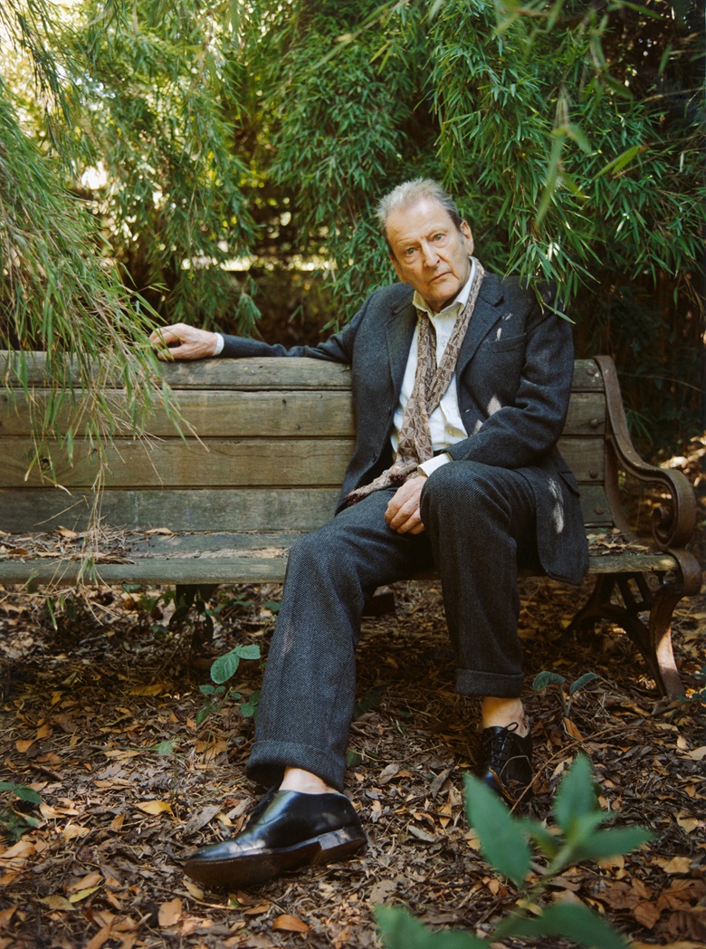 Lucian Freud in his garden at Kensington Church Street in Notting Hill, London, 2006. Photo © David Dawson. All rights reserved 2023  Bridgeman Images