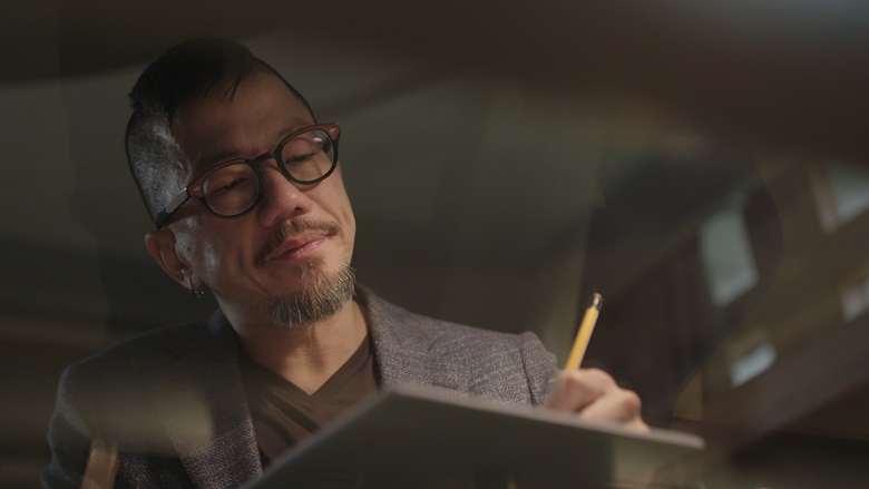 Edmond Chin’s creative process begins with observing the gemstones, from which point he strives to marry tradition, modernity and avant-garde style